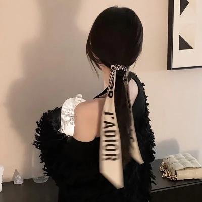 鬓边不是牡丹红