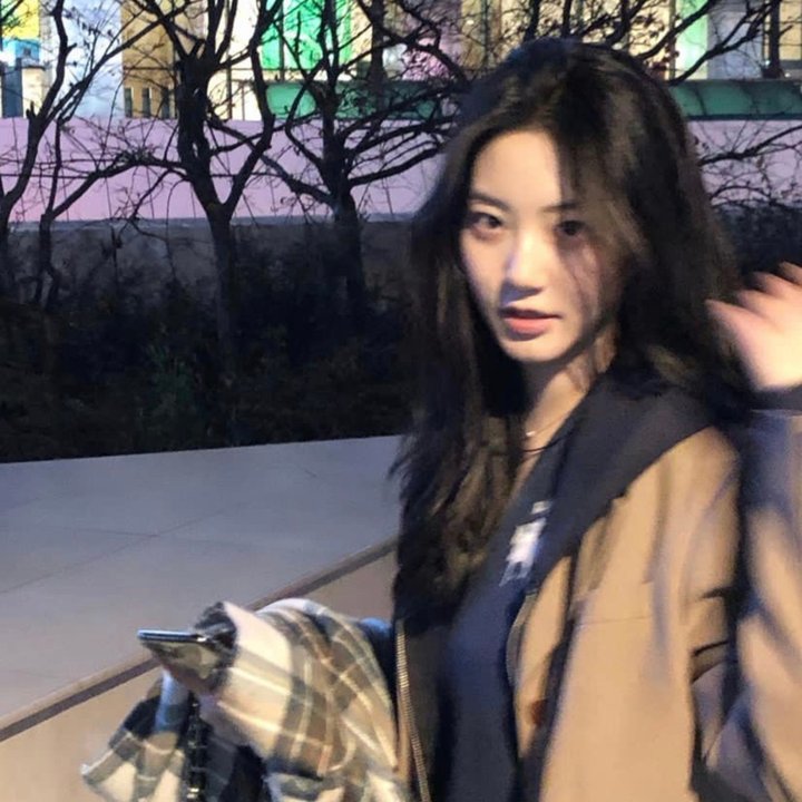 散去前尘踏春朝